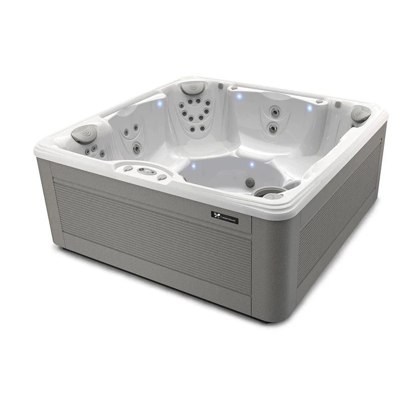 Palatino hot tub
