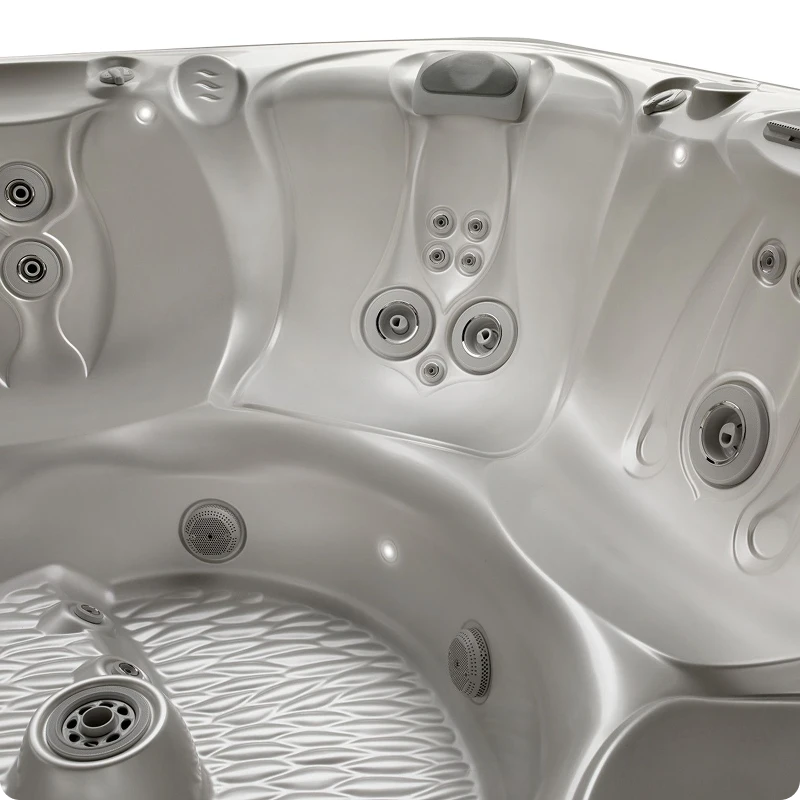 Salina hot tub