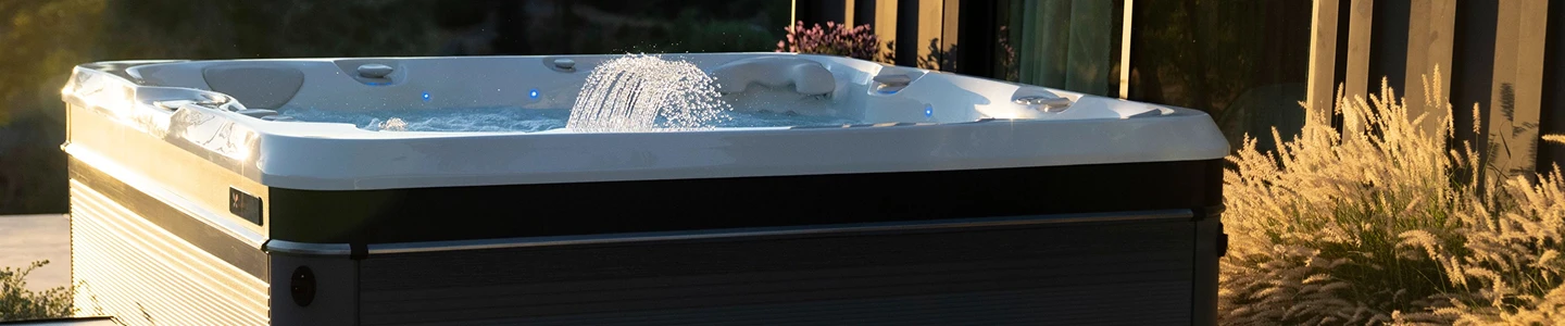 6-Person Hot Tubs