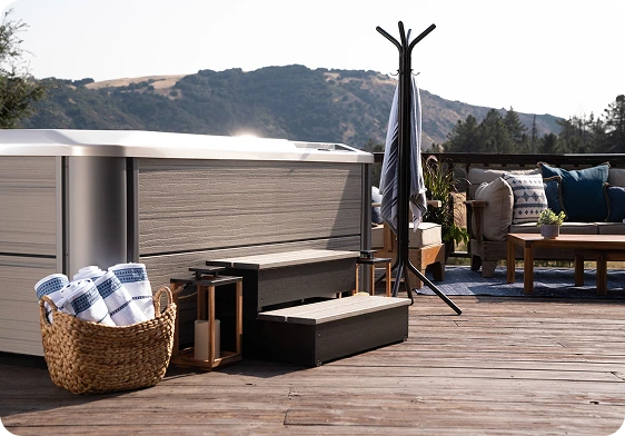 Stride hot tub