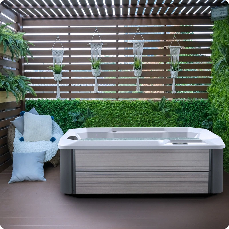 Stride hot tub